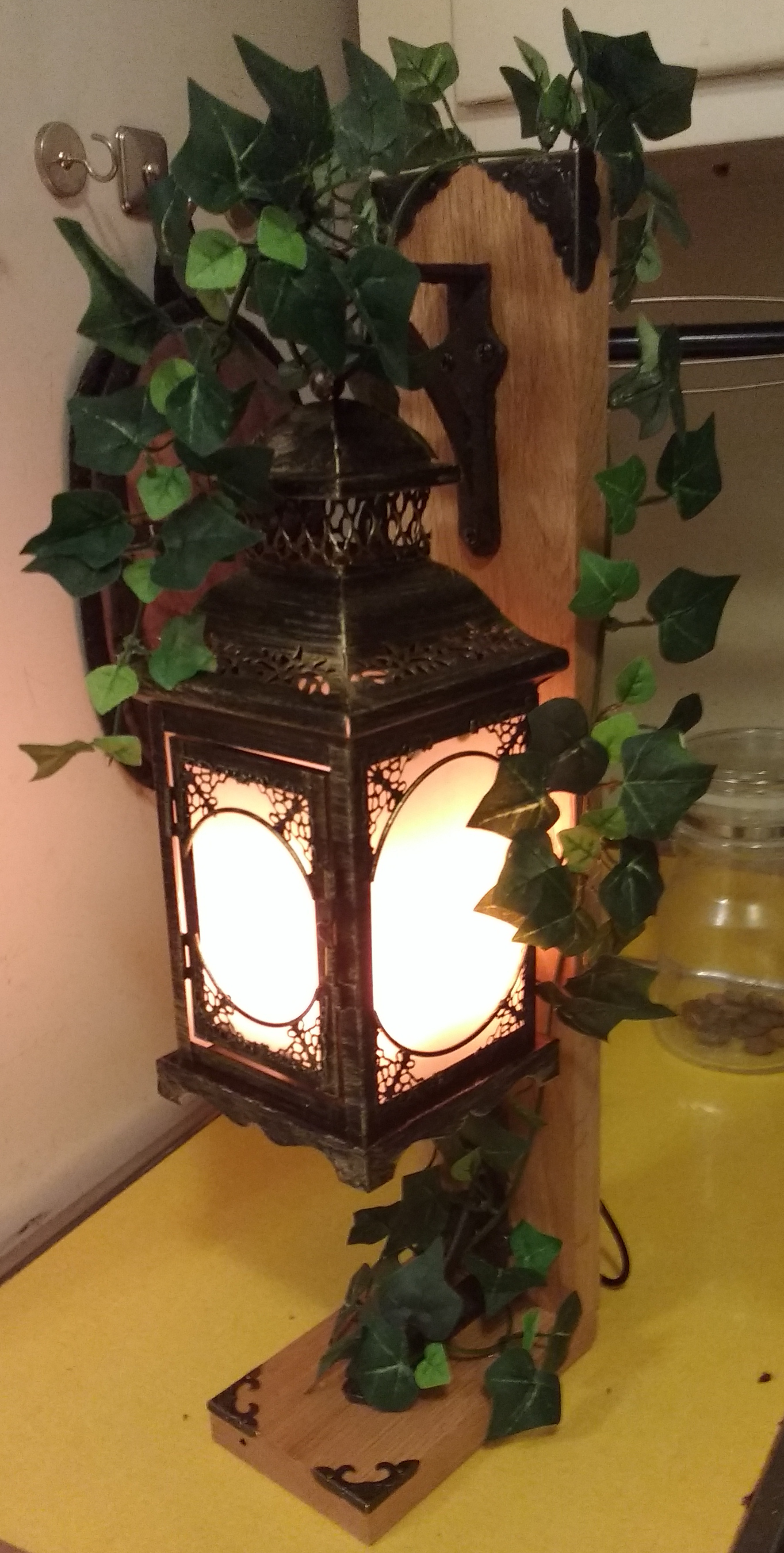 The Stand, Lantern and Ivy